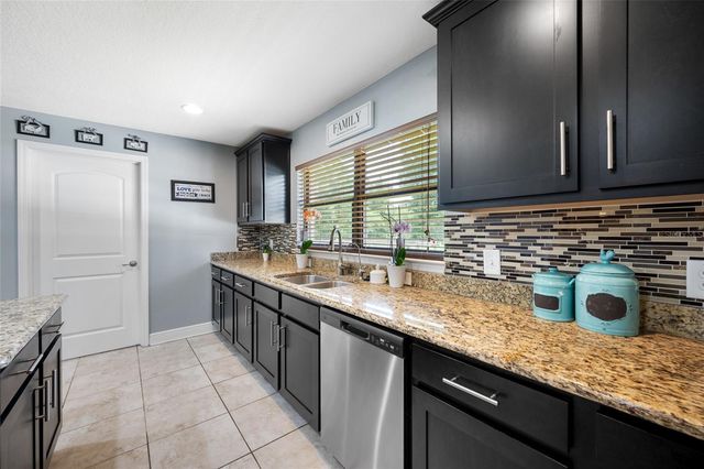 14311 HILL COUNTRY LANE, Dade City, FL 33525