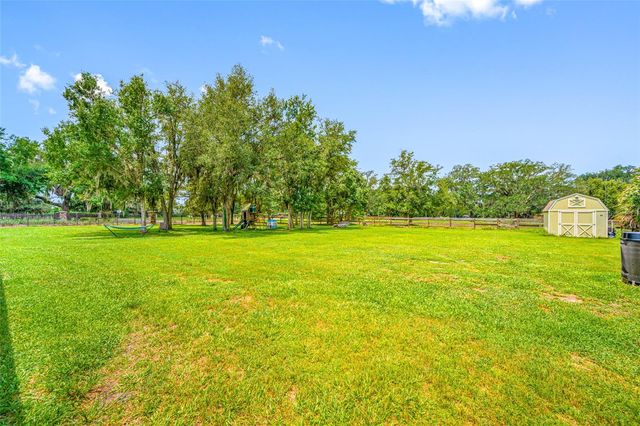 14311 HILL COUNTRY LANE, Dade City, FL 33525