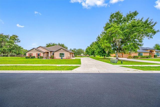 14311 HILL COUNTRY LANE, Dade City, FL 33525
