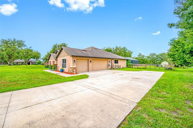 14311 HILL COUNTRY LANE, Dade City, FL 33525