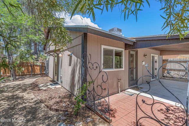 1040 N Independence Avenue, Tucson, AZ 85748