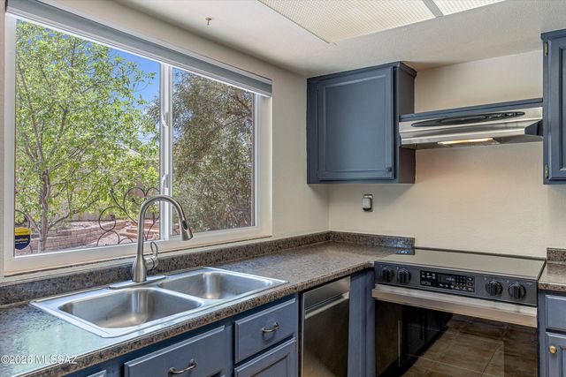 1040 N Independence Avenue, Tucson, AZ 85748