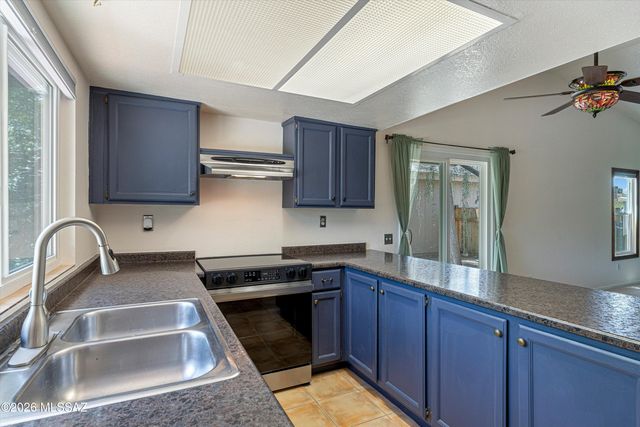 1040 N Independence Avenue, Tucson, AZ 85748