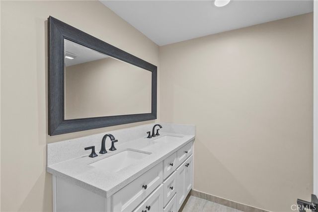 1126 N Central 101, Glendale, CA 91202