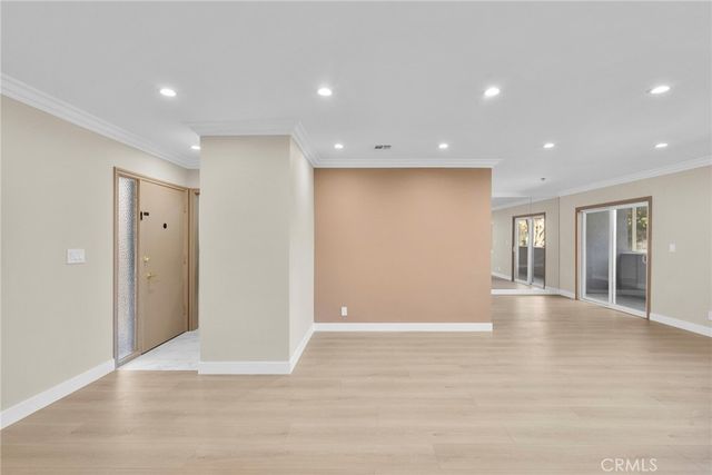 1126 N Central 101, Glendale, CA 91202