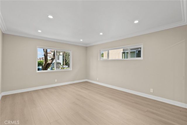 1126 N Central 101, Glendale, CA 91202