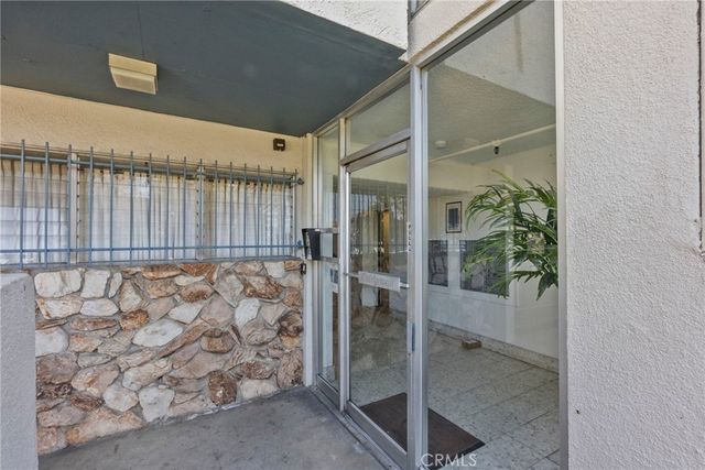 1126 N Central 101, Glendale, CA 91202