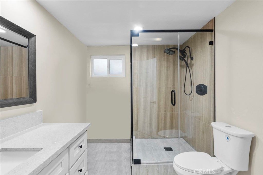 Image 27 of property listing at 1126 N Central 101, Glendale, CA 91202