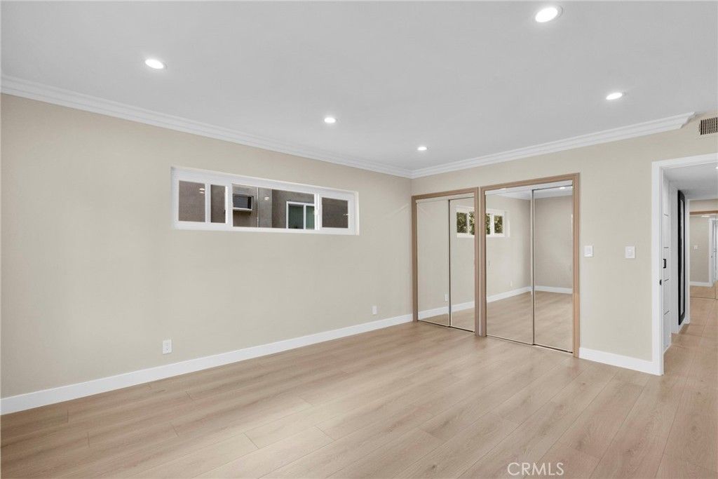 Image 29 of property listing at 1126 N Central 101, Glendale, CA 91202