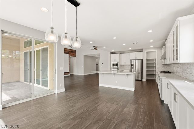 8445 Great Outdoors Street, Las Vegas, NV 89166