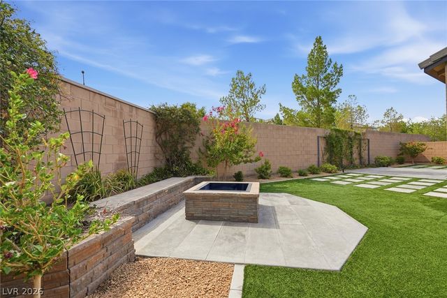 8445 Great Outdoors Street, Las Vegas, NV 89166