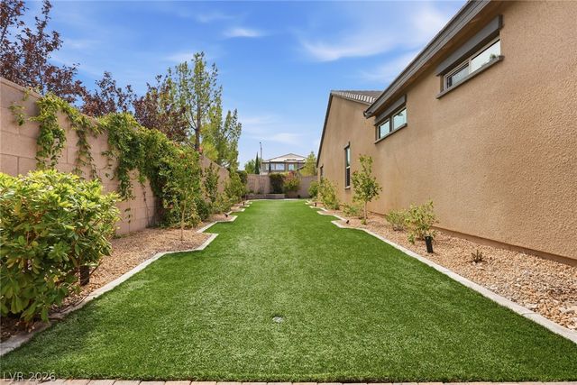 8445 Great Outdoors Street, Las Vegas, NV 89166