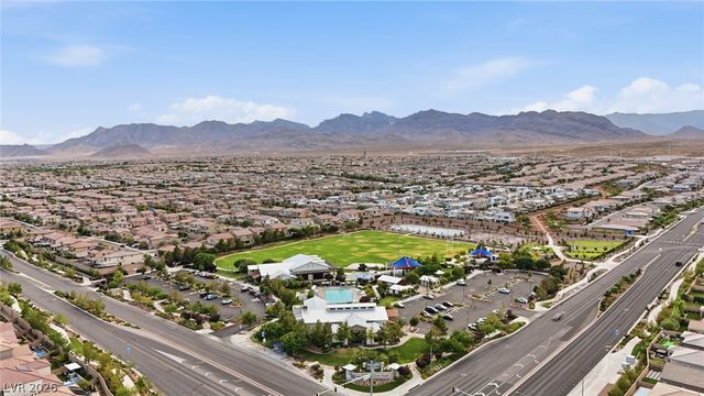 8445 Great Outdoors Street, Las Vegas, NV 89166