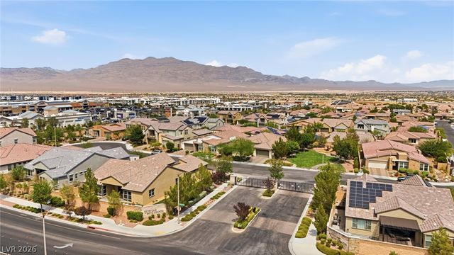 8445 Great Outdoors Street, Las Vegas, NV 89166