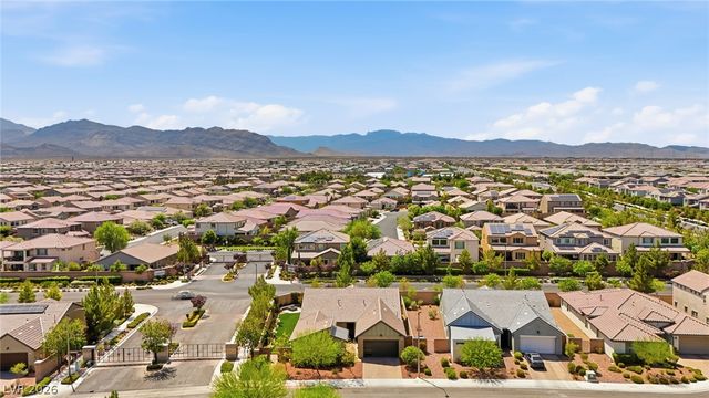 8445 Great Outdoors Street, Las Vegas, NV 89166