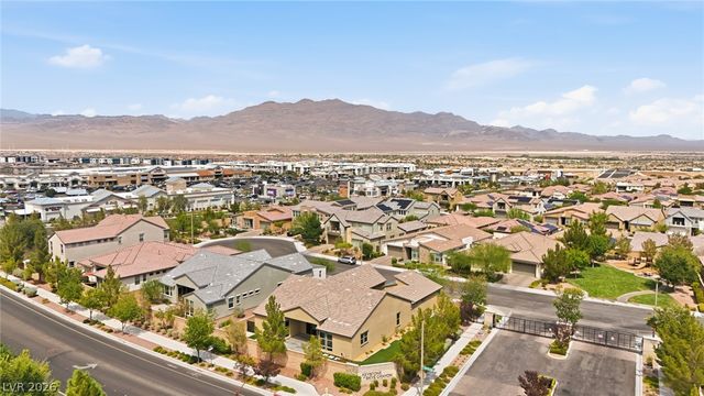 8445 Great Outdoors Street, Las Vegas, NV 89166