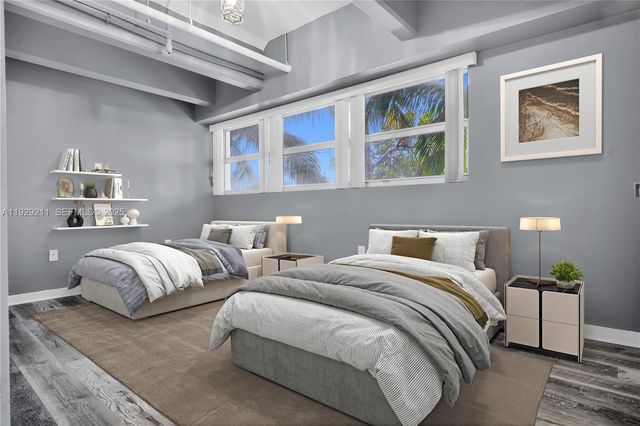 4332 Collins Ave 201, Miami Beach, FL 33140