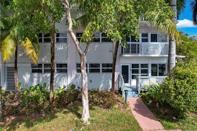 4332 Collins Ave 201, Miami Beach, FL 33140
