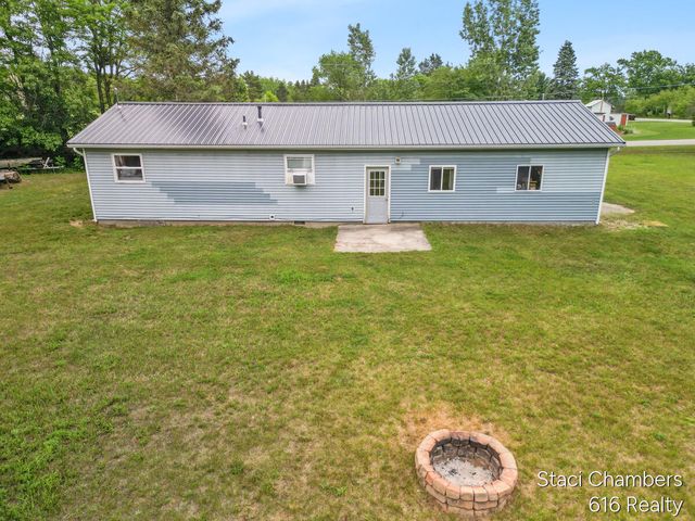 260 Gilbert Street, Mecosta, MI 49332