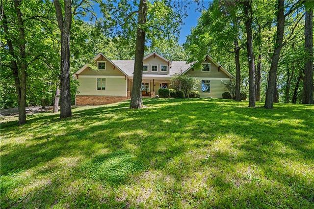 7605 E Forest Lakes Drive, Kansas City, MO 64152