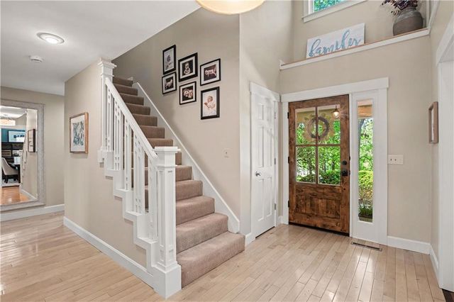 7605 E Forest Lakes Drive, Kansas City, MO 64152