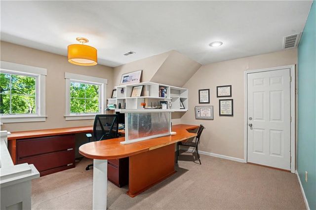 7605 E Forest Lakes Drive, Kansas City, MO 64152