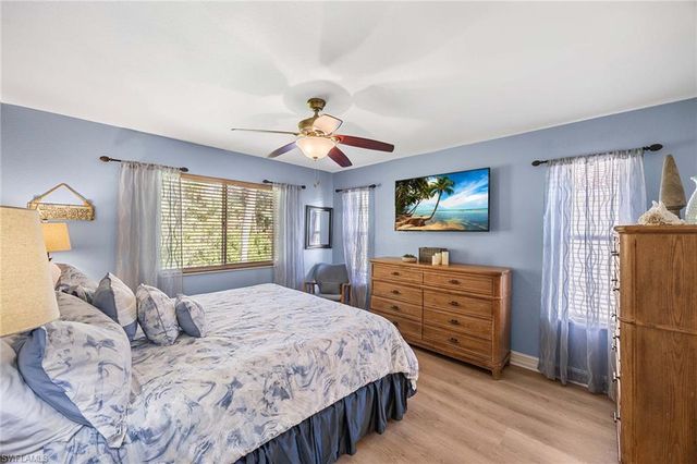 640 Luisa Ln Apt 4, Naples, FL 34104