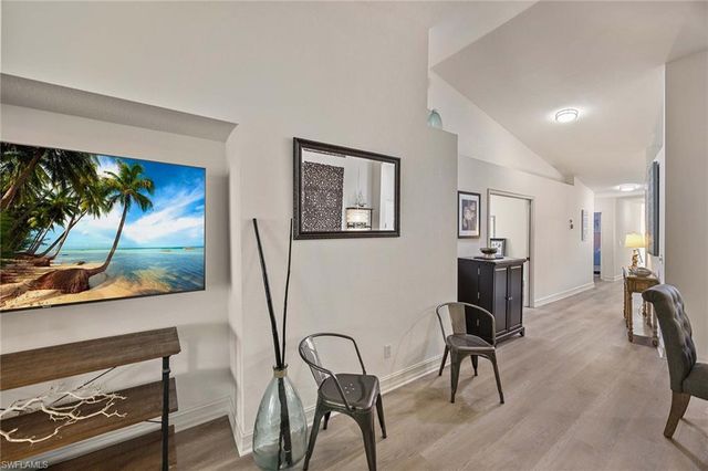 640 Luisa Ln Apt 4, Naples, FL 34104