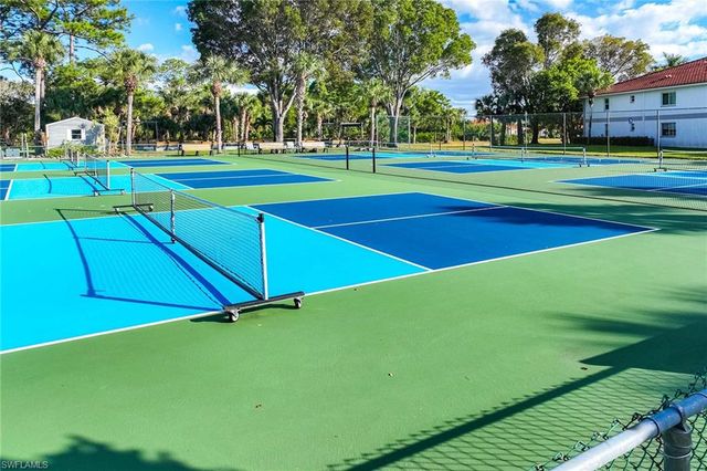 640 Luisa Ln Apt 4, Naples, FL 34104