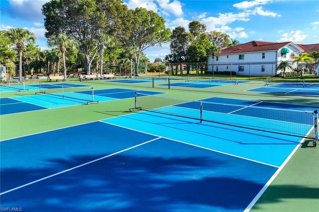 640 Luisa Ln Apt 4, Naples, FL 34104