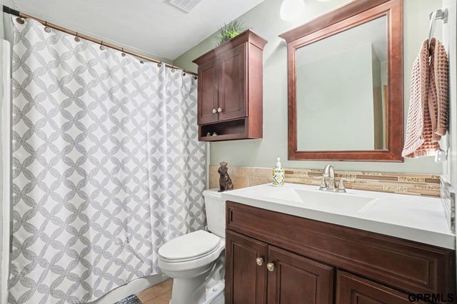 5006 Nebraska Avenue, Omaha, NE 68104