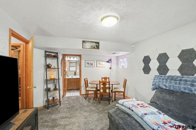 5006 Nebraska Avenue, Omaha, NE 68104