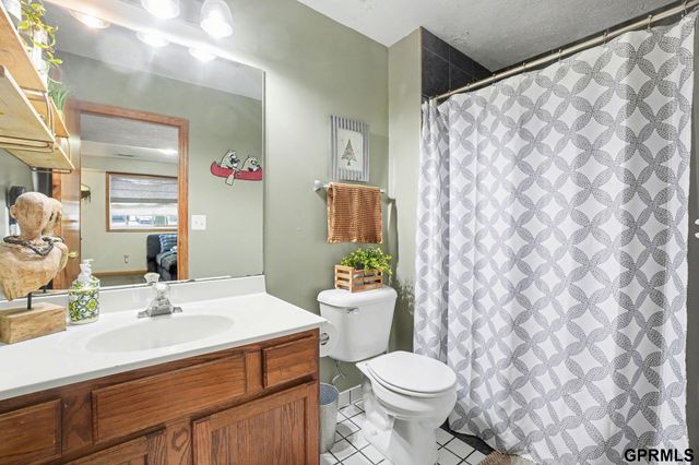 5006 Nebraska Avenue, Omaha, NE 68104