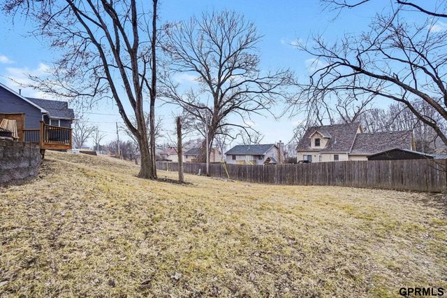 5006 Nebraska Avenue, Omaha, NE 68104