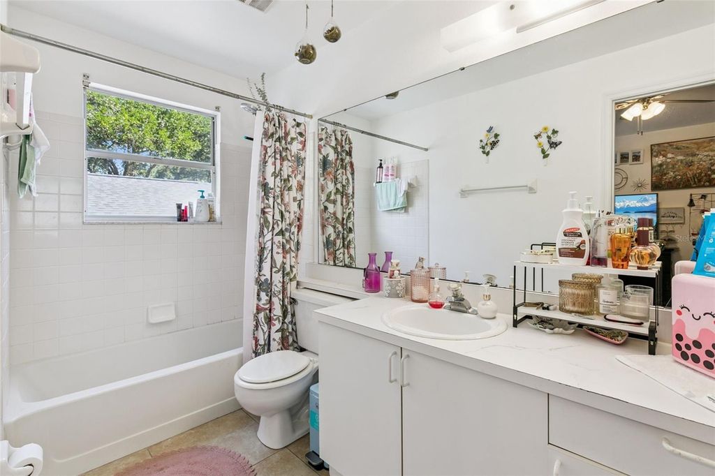 Image 12 of property listing at 5989 BRAEMAR PLACE 102, Orlando, FL 32822