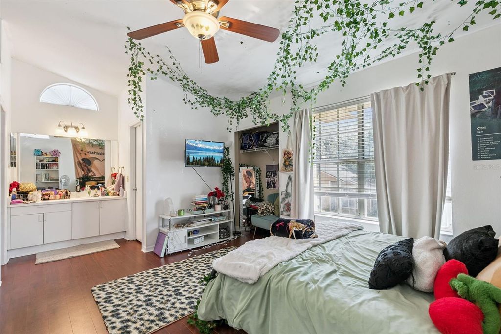 Image 14 of property listing at 5989 BRAEMAR PLACE 102, Orlando, FL 32822