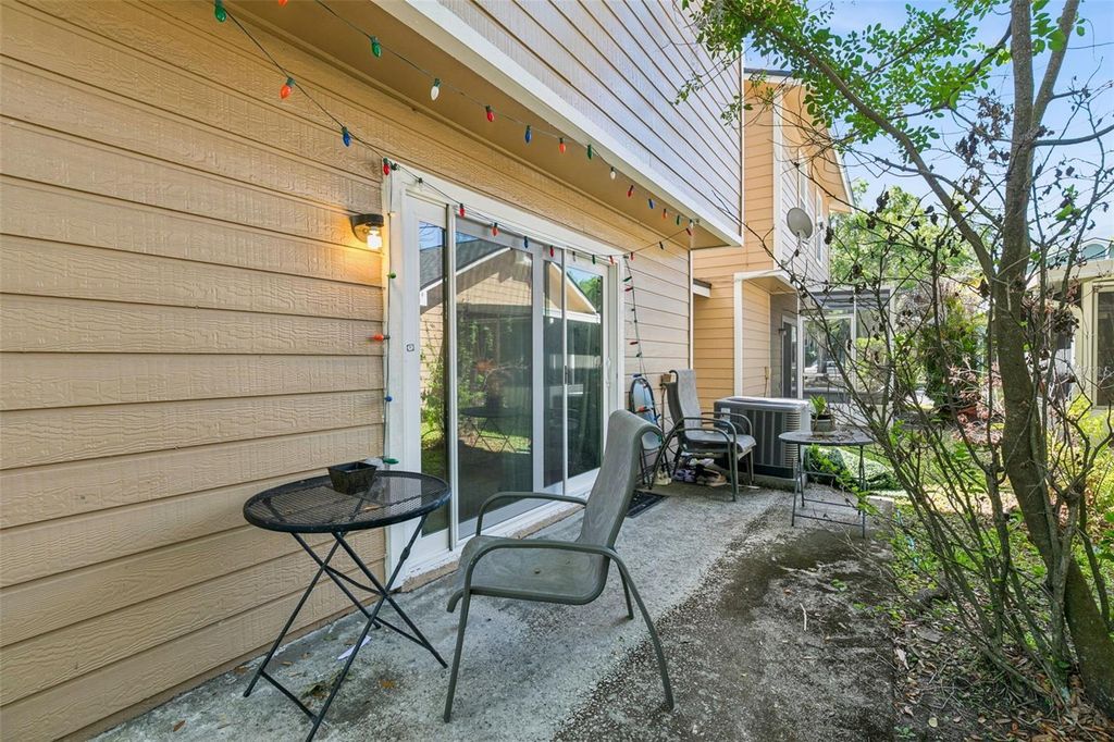 Image 18 of property listing at 5989 BRAEMAR PLACE 102, Orlando, FL 32822