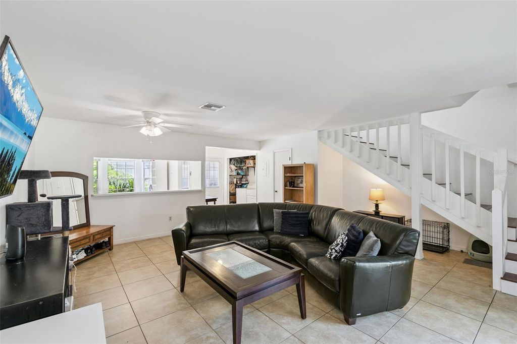 Image 4 of property listing at 5989 BRAEMAR PLACE 102, Orlando, FL 32822