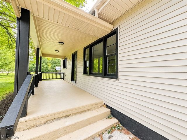 1185 Townsend Avenue, Youngstown, OH 44505