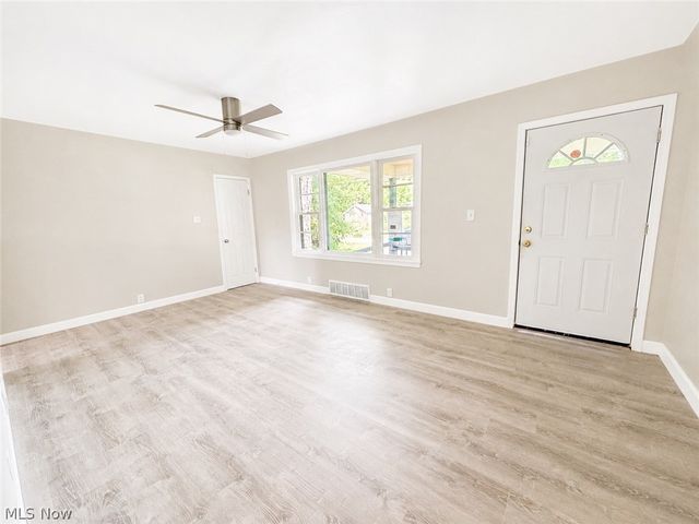 1185 Townsend Avenue, Youngstown, OH 44505
