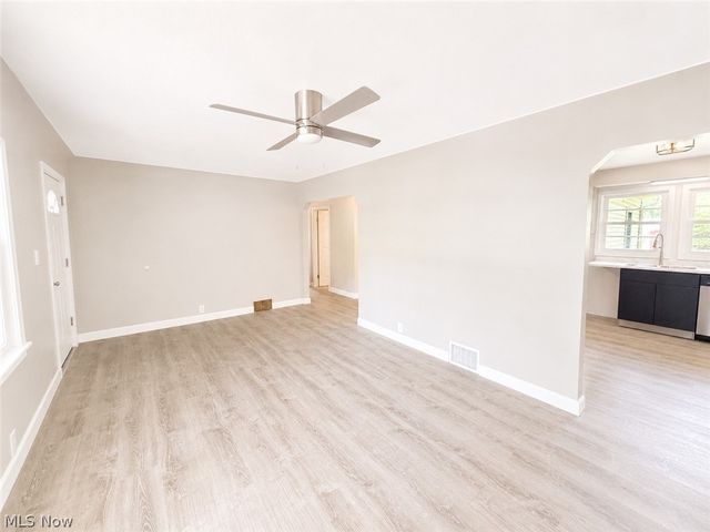 1185 Townsend Avenue, Youngstown, OH 44505