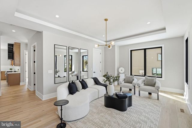 6913 BERKELEY ST, Falls Church, VA 22043
