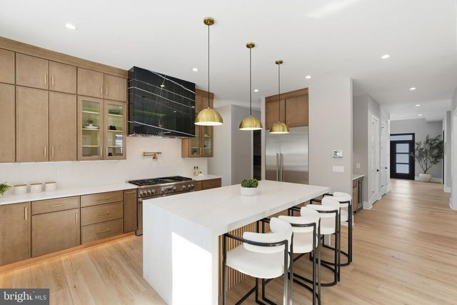 6913 BERKELEY ST, Falls Church, VA 22043