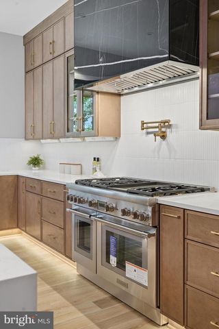6913 BERKELEY ST, Falls Church, VA 22043