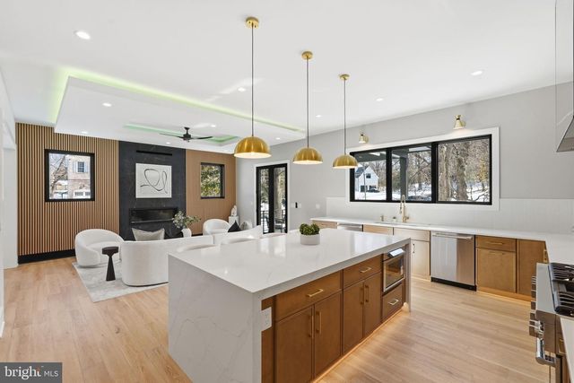 6913 BERKELEY ST, Falls Church, VA 22043