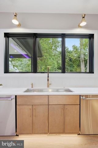 6913 BERKELEY ST, Falls Church, VA 22043
