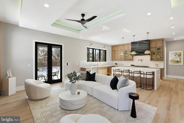 6913 BERKELEY ST, Falls Church, VA 22043