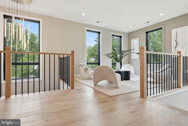 6913 BERKELEY ST, Falls Church, VA 22043