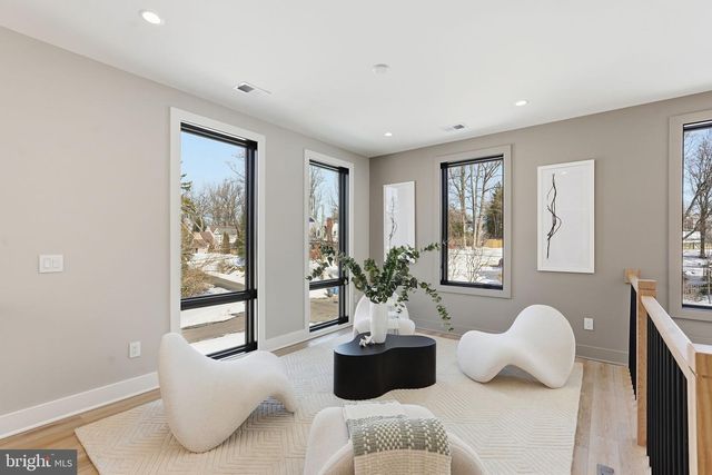 6913 BERKELEY ST, Falls Church, VA 22043