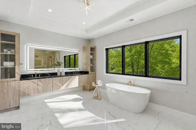 6913 BERKELEY ST, Falls Church, VA 22043